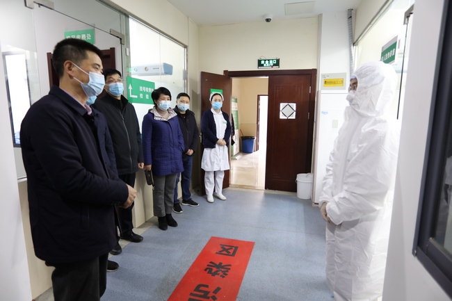 市衛(wèi)健委副主任王少華一行來我院慰問春節(jié)期間堅守崗位及留蕪過年醫(yī)務工作者(圖1)