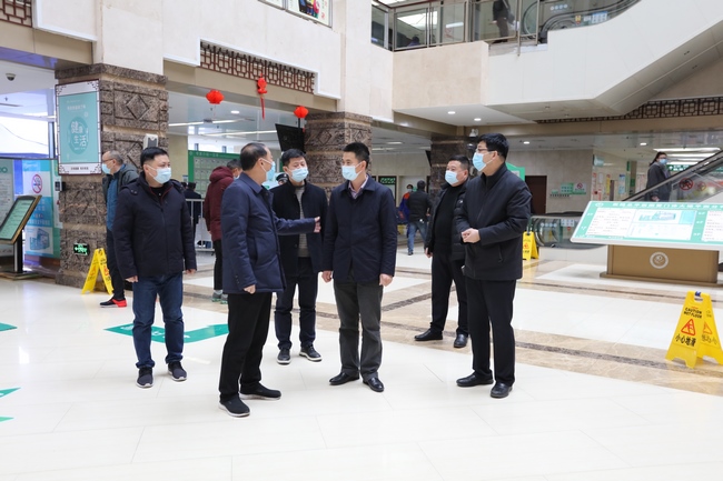 市衛(wèi)健委副主任王少華一行來我院慰問春節(jié)期間堅守崗位及留蕪過年醫(yī)務工作者(圖4)