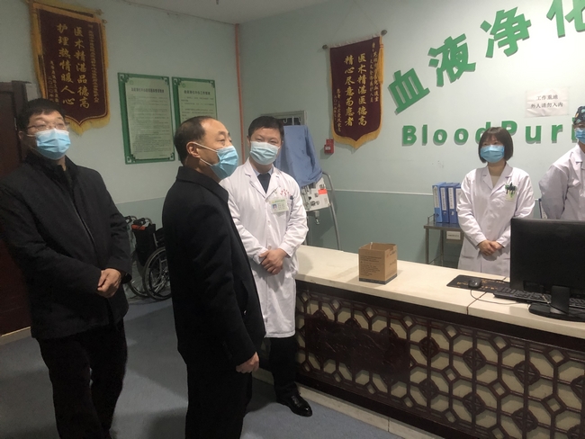 正月初一，院領(lǐng)導(dǎo)慰問一線醫(yī)護(hù)工作者(圖7)