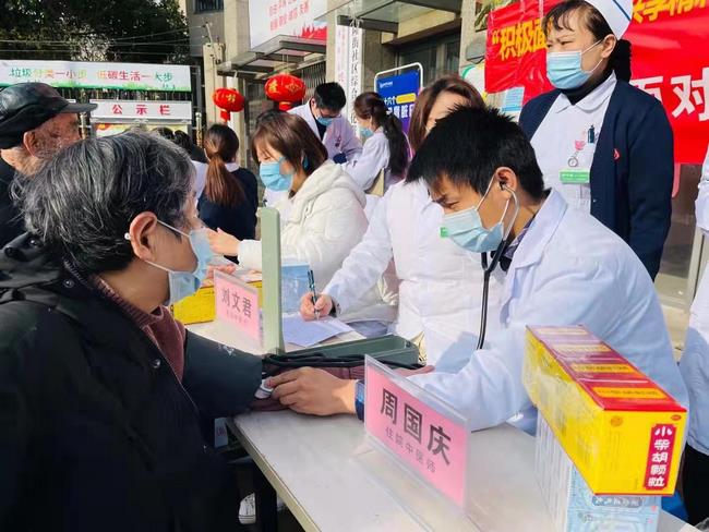 積極面對(duì)腎病 共享精彩人生——我院腎病科、內(nèi)科六支部走進(jìn)中南街道開展第十六個(gè)世界腎臟病日健康義診(圖5)