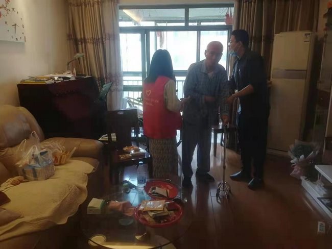【我為群眾辦實(shí)事】我院走訪高齡腦?；颊?，中醫(yī)藥制劑暖人心(圖3)