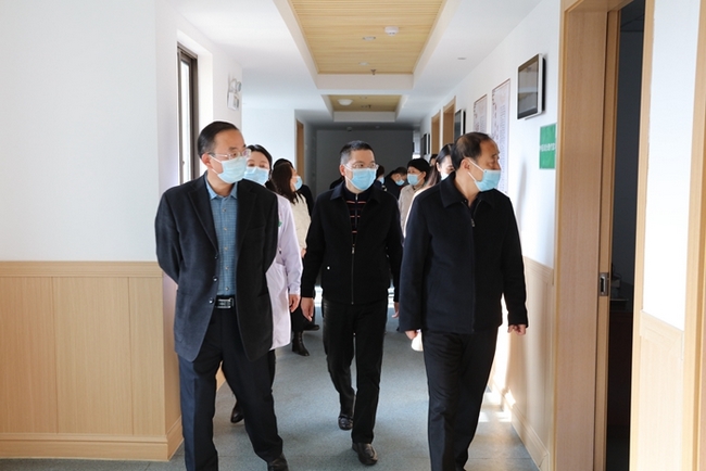 學校黨委深入我院調(diào)研(圖1)