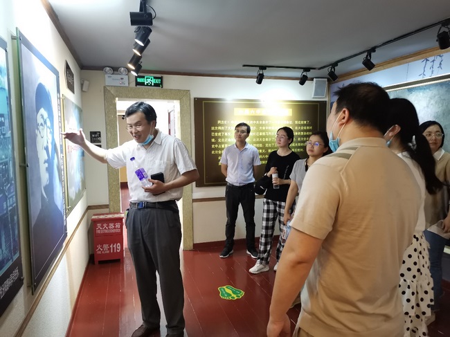 不忘初心  醫(yī)路向黨 ——內(nèi)二支部組織開展參觀王稼祥紀念園主題黨日活動(圖3)