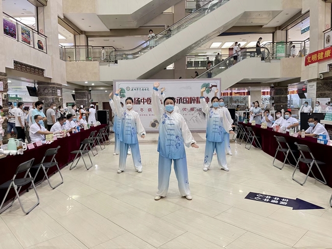 冬病夏治三伏貼  中醫(yī)國粹顯功效 ——我院開展“傳承中醫(yī)文化 弘揚國粹精神”冬病夏治三伏貼開貼儀式(圖2)