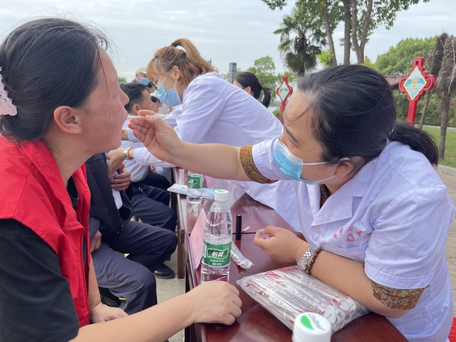 專家義診送真情 健康科普暖民心 ——2022年全國科普日活動暨健康巡講“百百千”健康義診活動走進南陵許鎮(zhèn)(圖8)