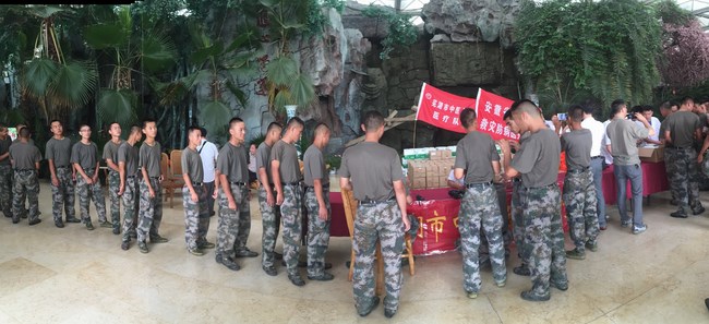 我院醫(yī)療隊(duì)慰問解放軍臨汾旅官兵(圖9)