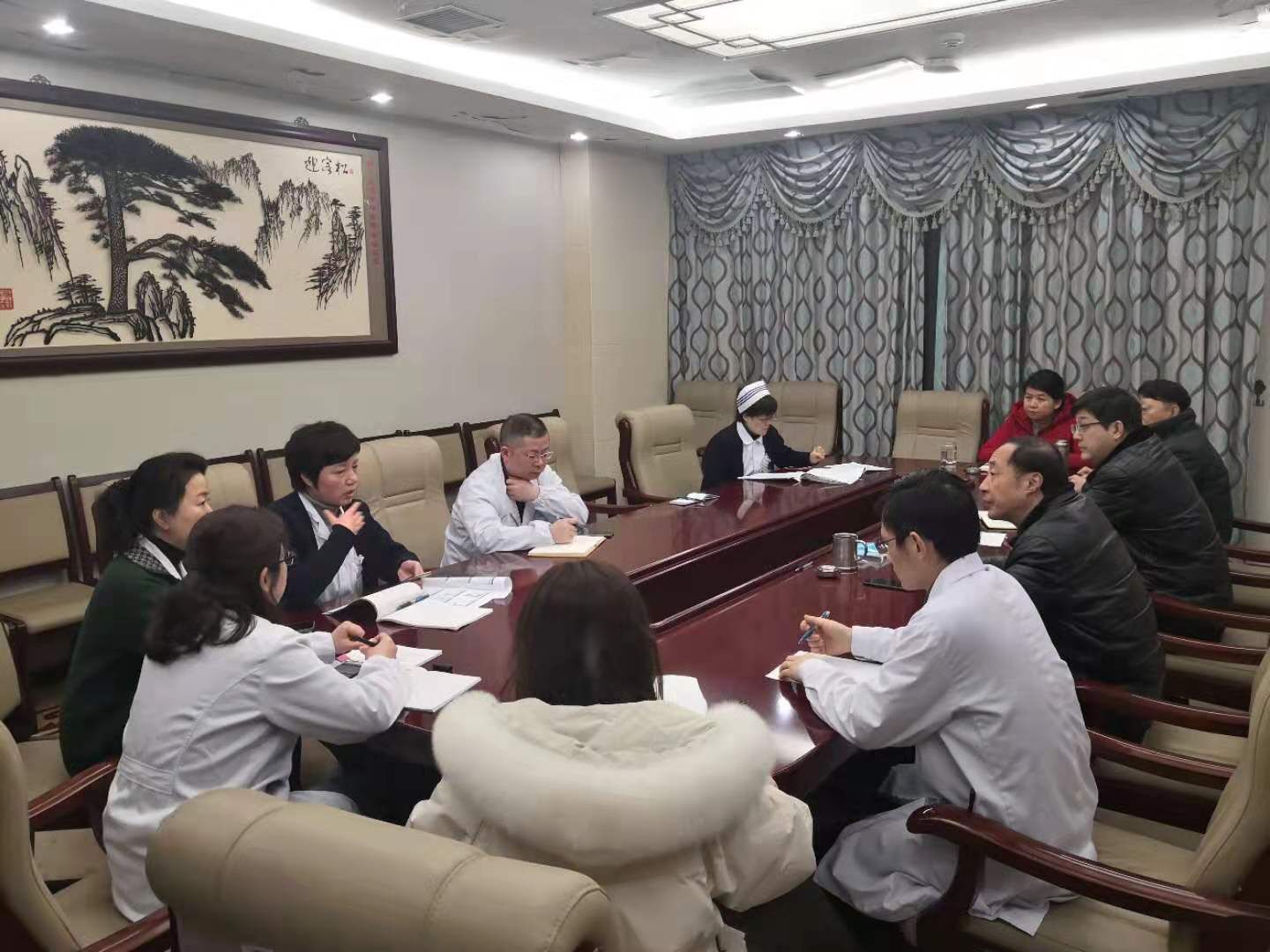 落實(shí)決策部署 堅(jiān)定信心決心——我院召開(kāi)新型冠狀病毒感染的肺炎防控工作第三次調(diào)度會(huì)(圖4)