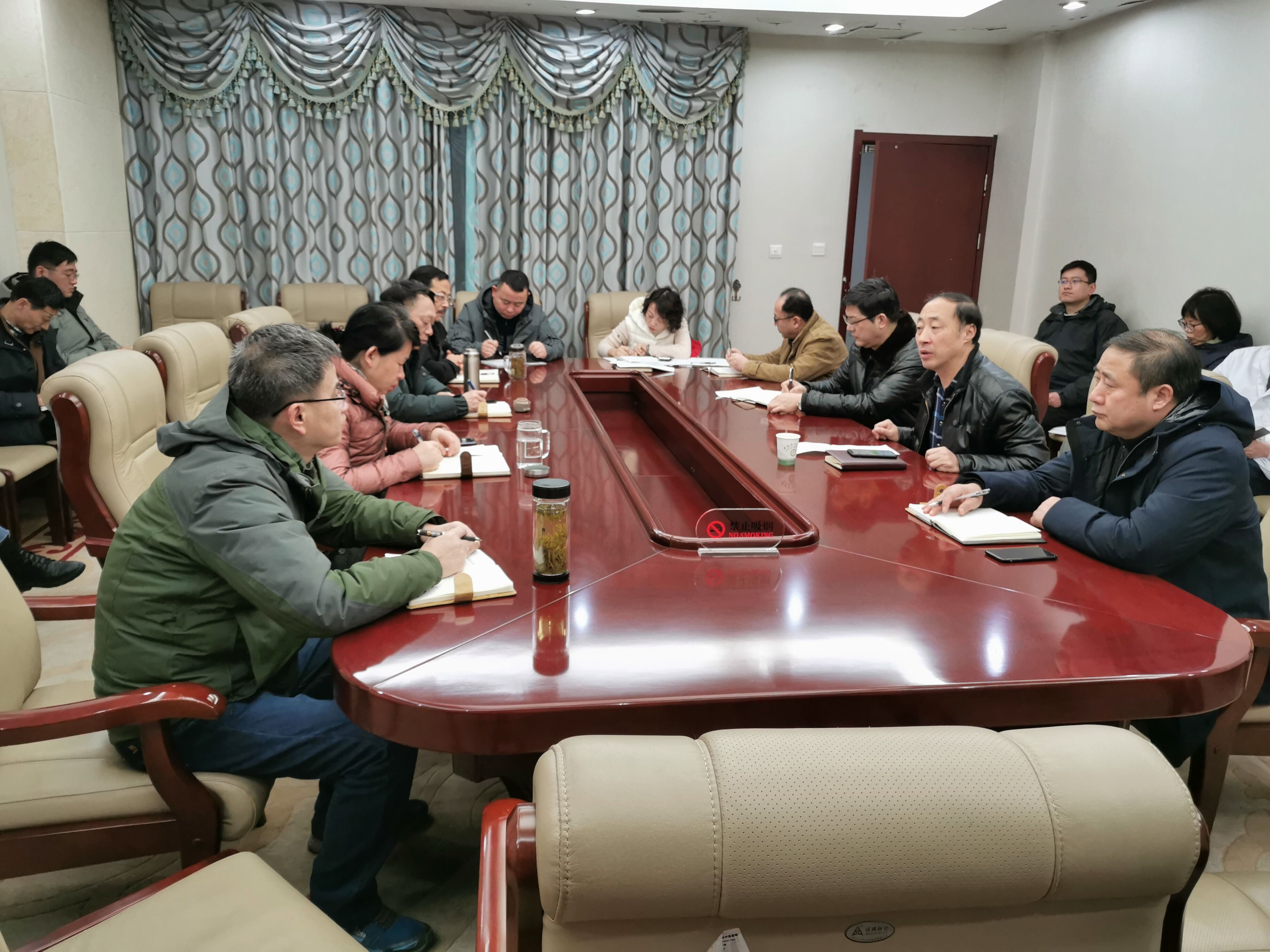 落實(shí)決策部署 堅(jiān)定信心決心——我院召開(kāi)新型冠狀病毒感染的肺炎防控工作第三次調(diào)度會(huì)(圖1)