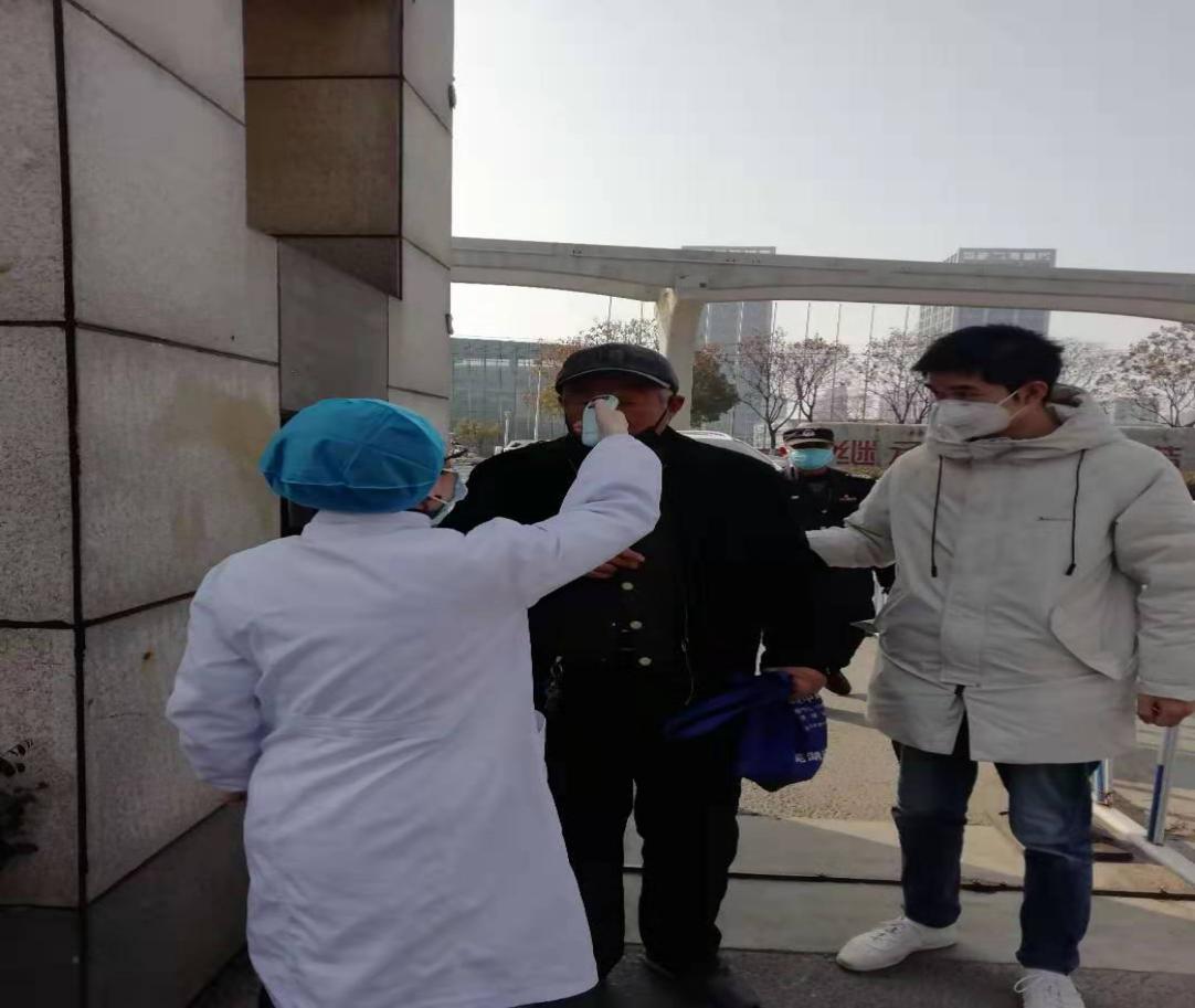 【讓黨旗在防控一線高高飄揚(yáng)】疫情防控，黨員志愿者在行動(dòng)！(圖4)