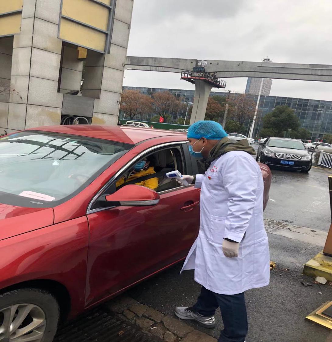 【讓黨旗在防控一線高高飄揚(yáng)】疫情防控，黨員志愿者在行動(dòng)！(圖5)