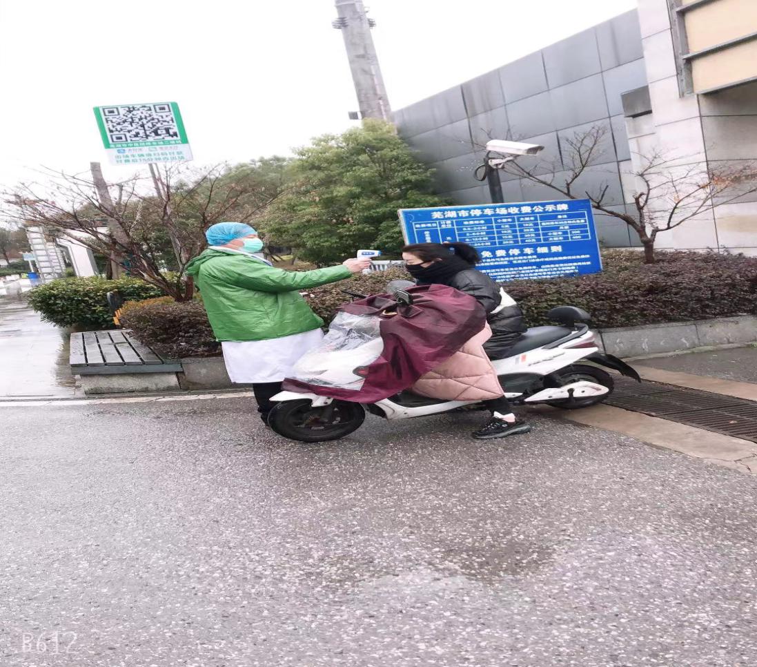 【讓黨旗在防控一線高高飄揚(yáng)】疫情防控，黨員志愿者在行動(dòng)！(圖6)