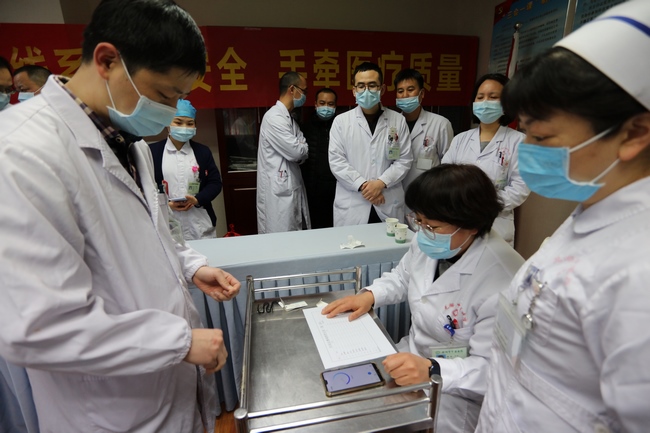 “不忘初心，牢記使命” ——外科二支部開展臨床打結比賽主題黨日活動(圖2)